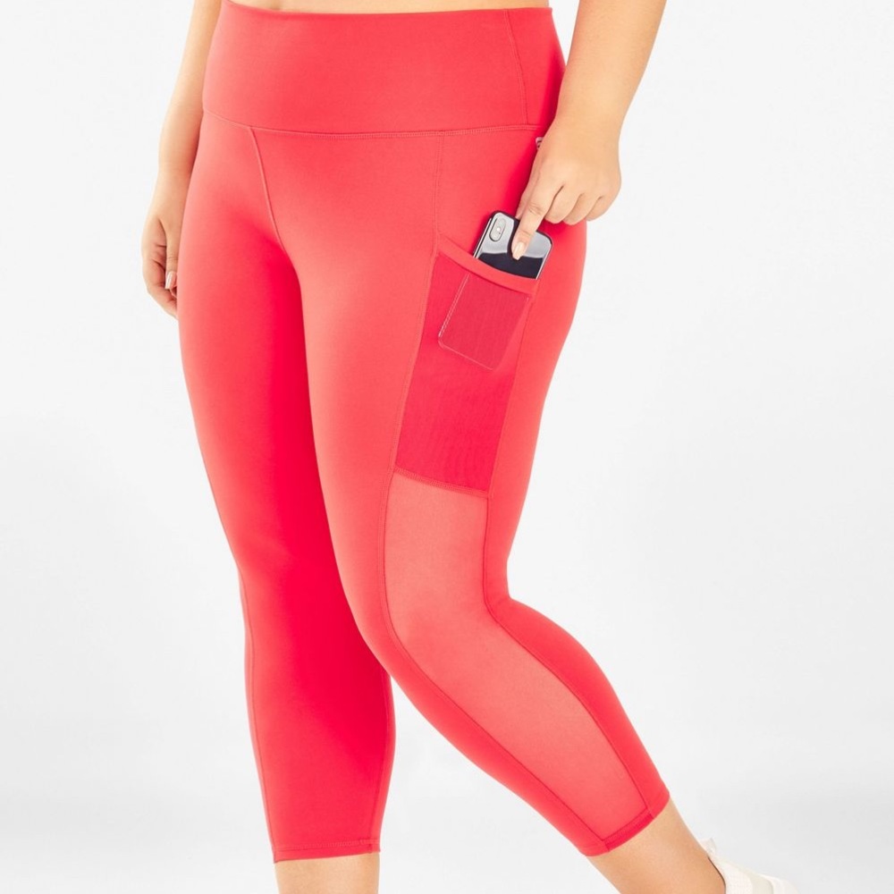 NWT Fabletics Mila High-Waisted Pocket Capri